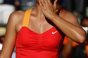  莎拉波娃穿湖人球衣 